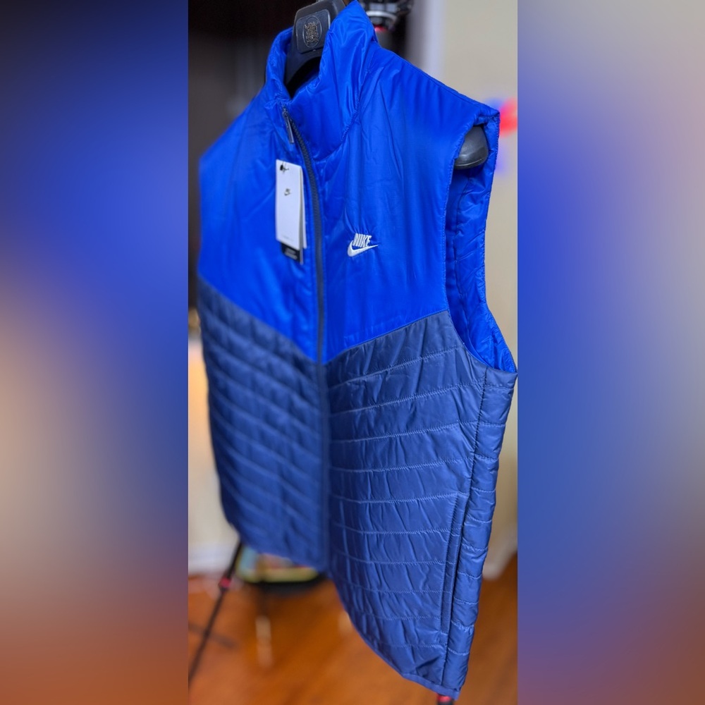 Gorgeous Nike Therma-FIT 
Midweight Puffer VEST!!! - Picture 7 of 9